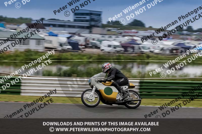 Vintage motorcycle club;eventdigitalimages;mallory park;mallory park trackday photographs;no limits trackdays;peter wileman photography;trackday digital images;trackday photos;vmcc festival 1000 bikes photographs